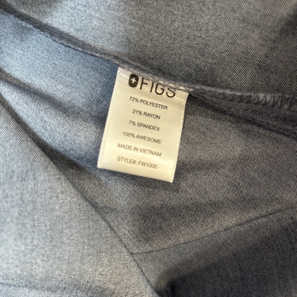 NWT Figs Catarina One-Pocket Top - Heather Denim,  Scrub - Size XXS - Picture 7 of 7